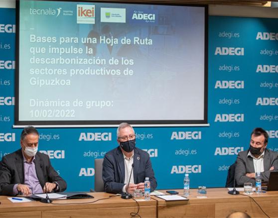 El Departamento de Medio Ambiente y Adegi, en colaboración con Ikei y Tecnalia, impulsan una estrategia de descarbonización de la economía guipuzcoana en la que participan más de 60 empresas